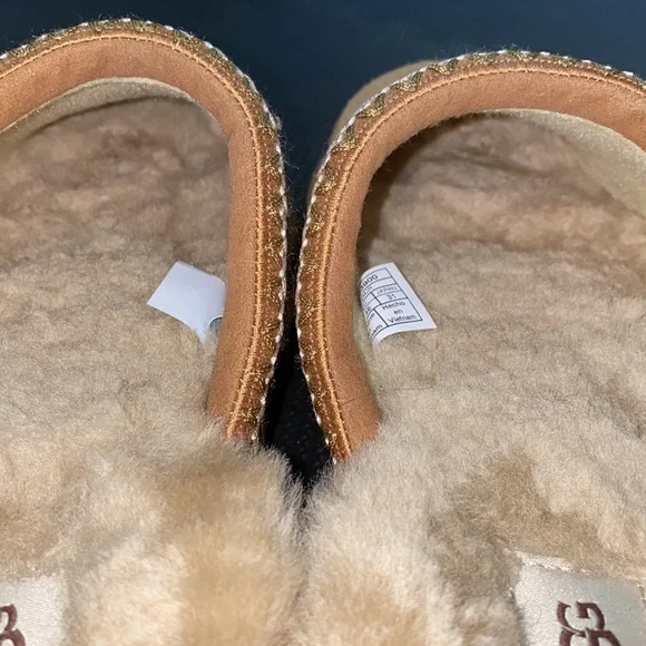 NWOT Mens Ugg Slippers - Picture 3 of 4